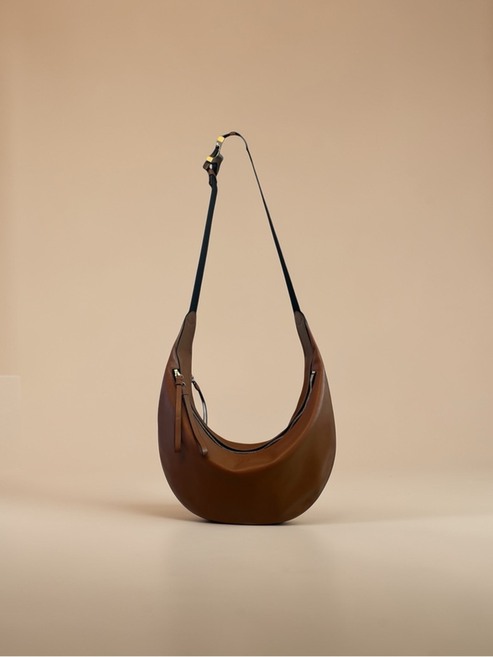 Rag & Bone Riser crossbody Leather Hobo Shoulder Bag in Cognac - Picture 4 of 9